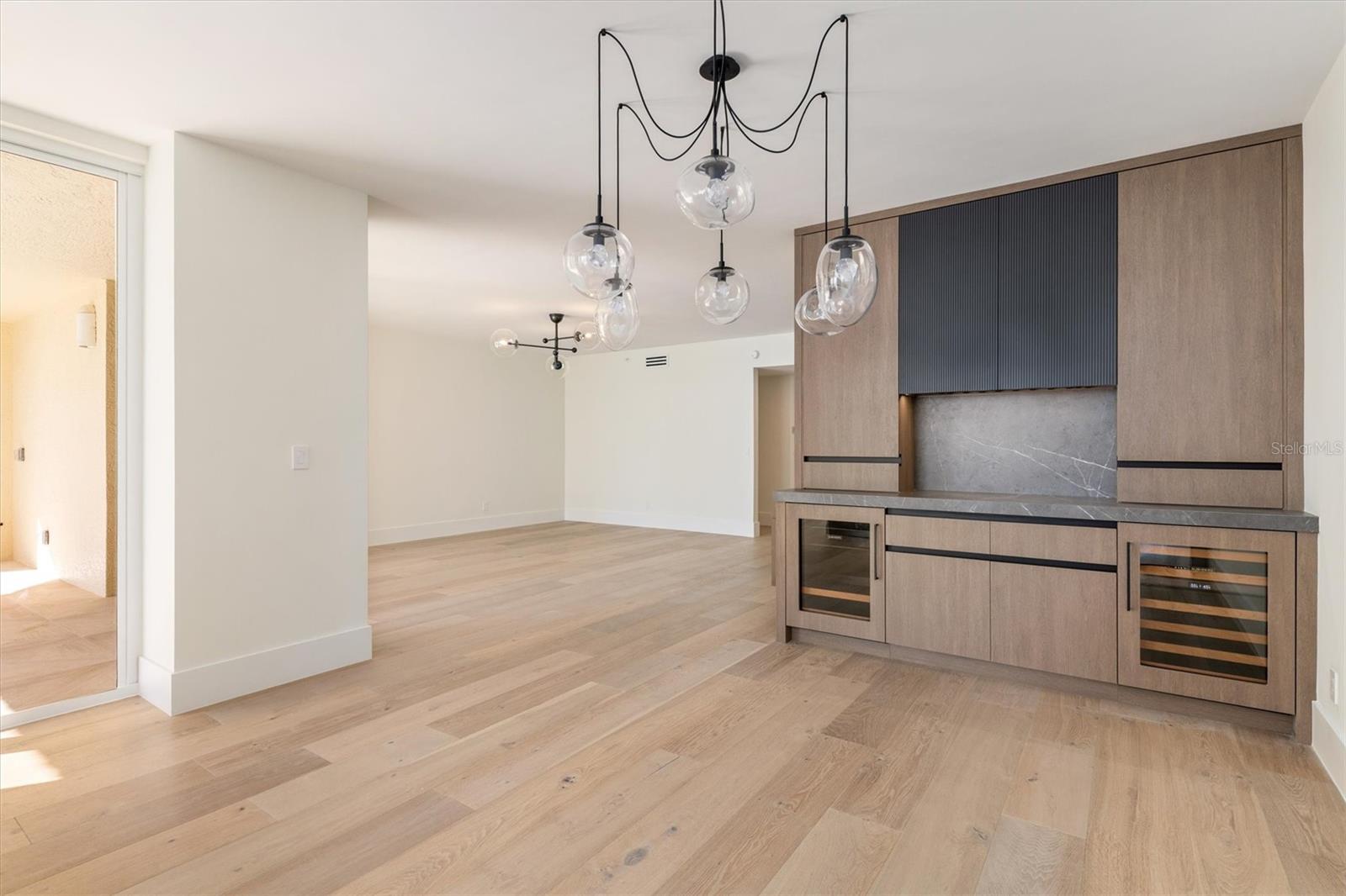 Image 7 of 60 For 980 Cape Marco Drive 1705