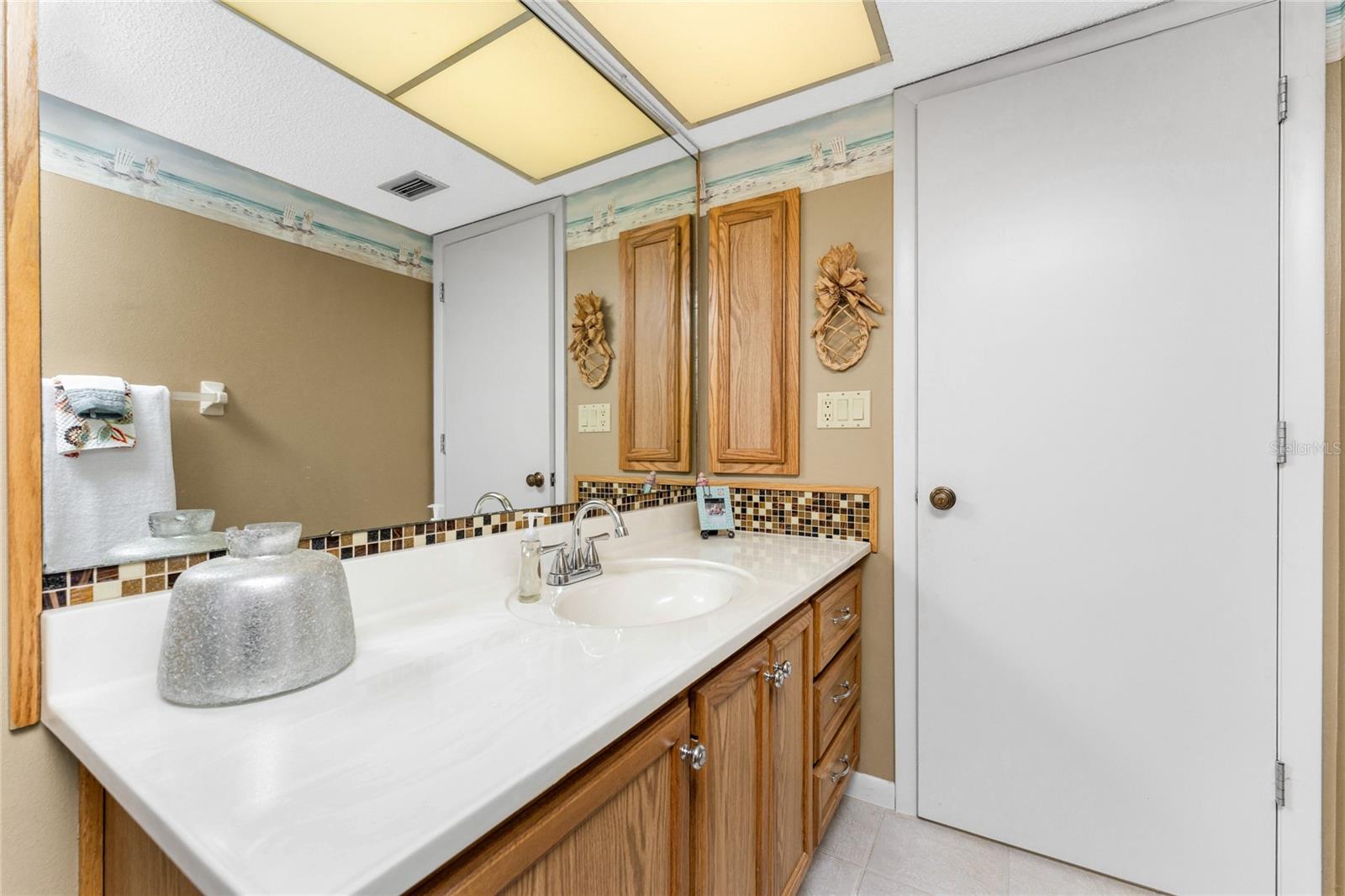 Image 35 of 59 For 301 Islamorada Boulevard 22b