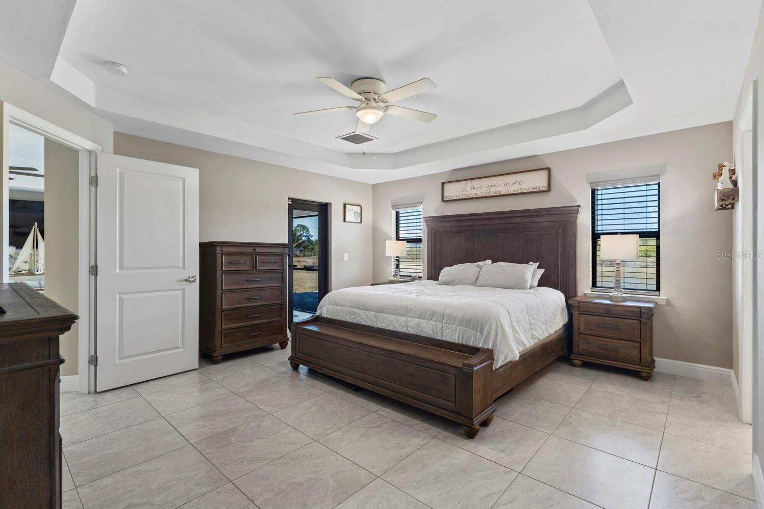 Image 14 of 40 For 633 Carrillon Avenue S