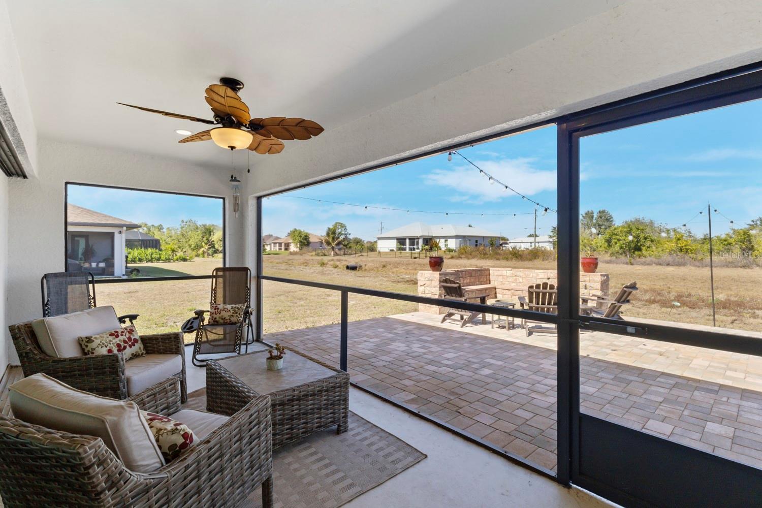 Image 21 of 40 For 633 Carrillon Avenue S