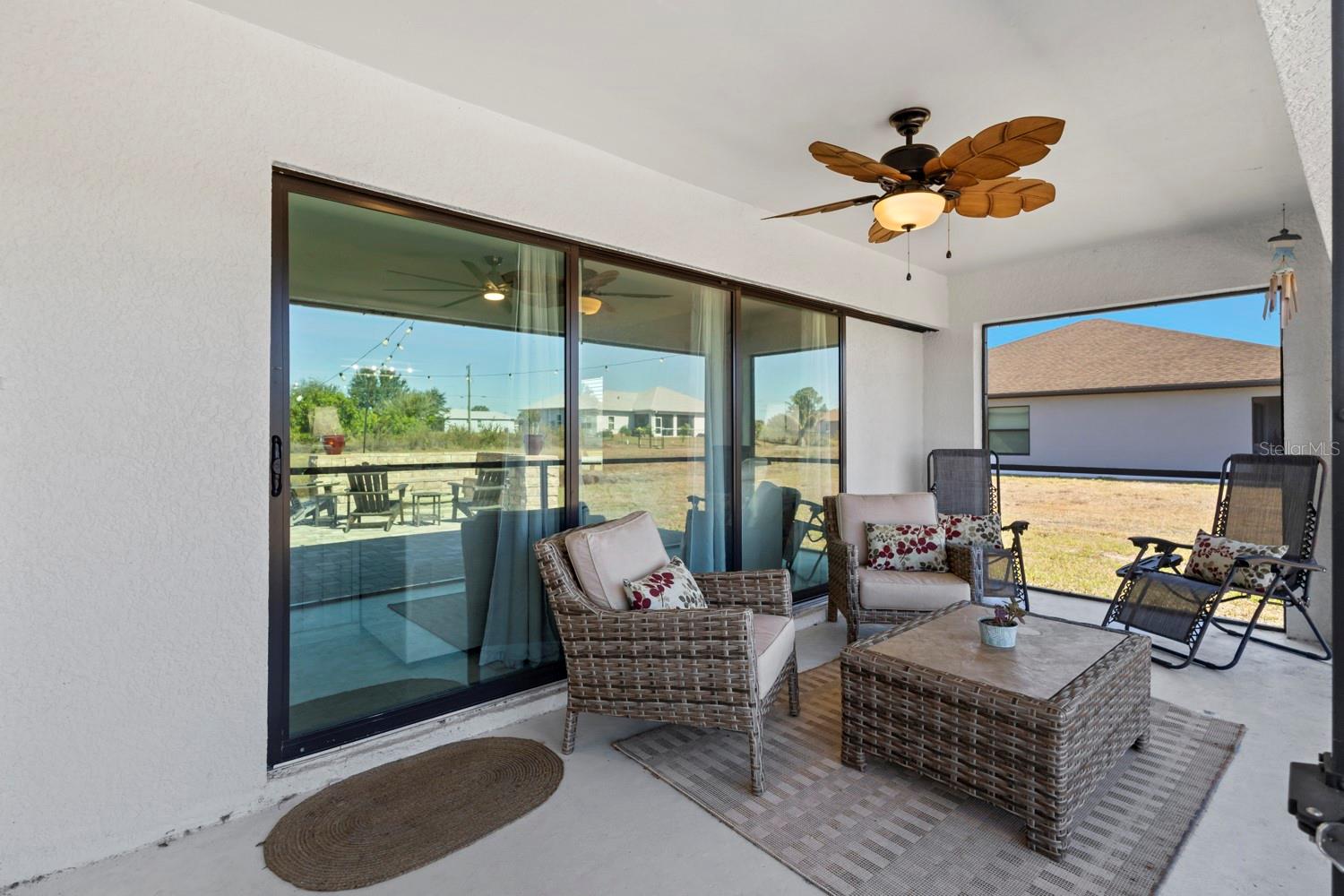 Image 22 of 40 For 633 Carrillon Avenue S