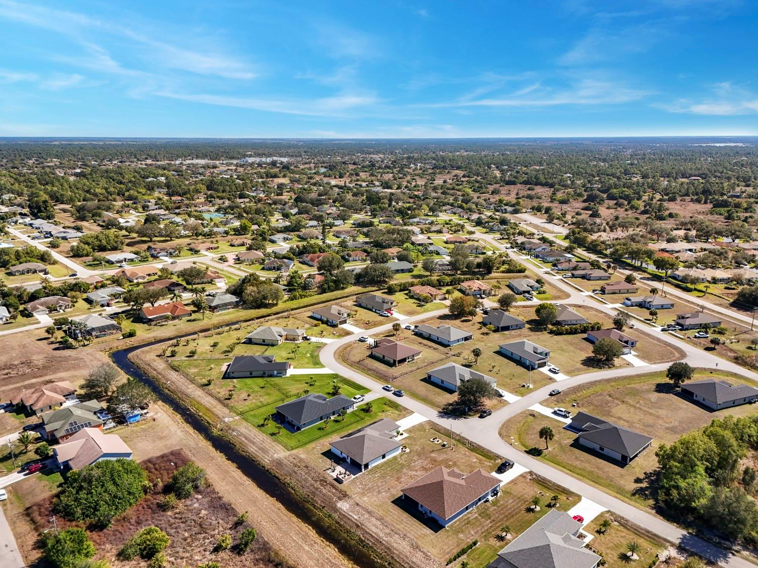 Image 33 of 40 For 633 Carrillon Avenue S