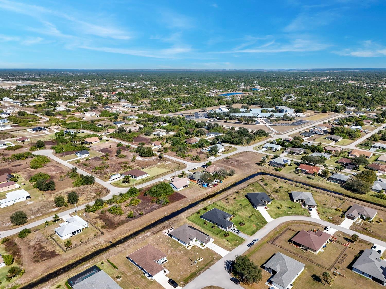 Image 34 of 40 For 633 Carrillon Avenue S