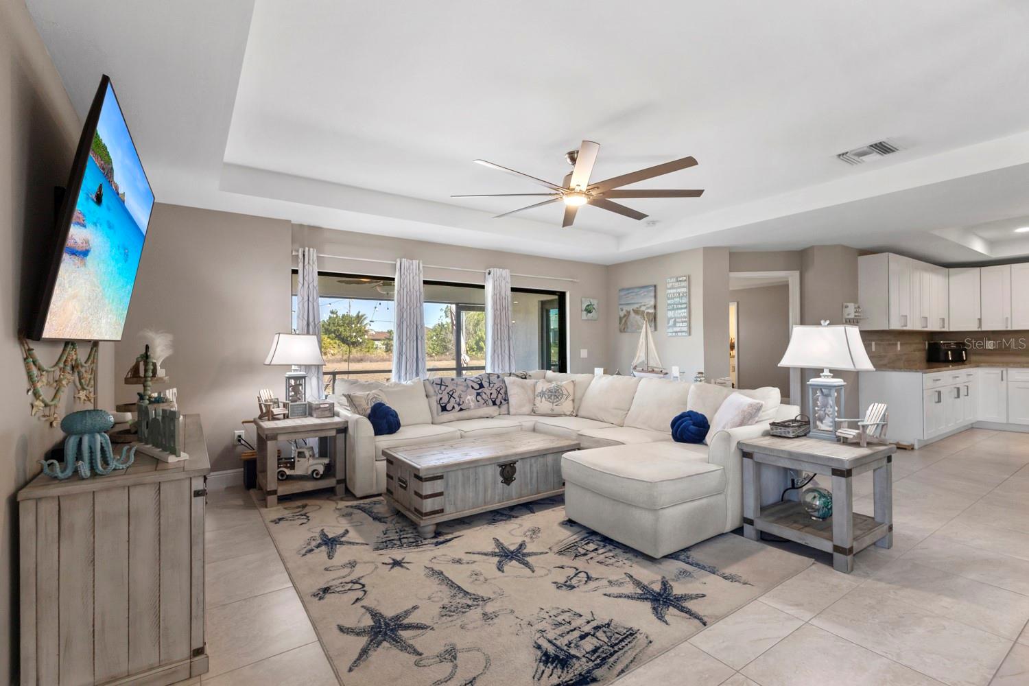 Image 8 of 40 For 633 Carrillon Avenue S