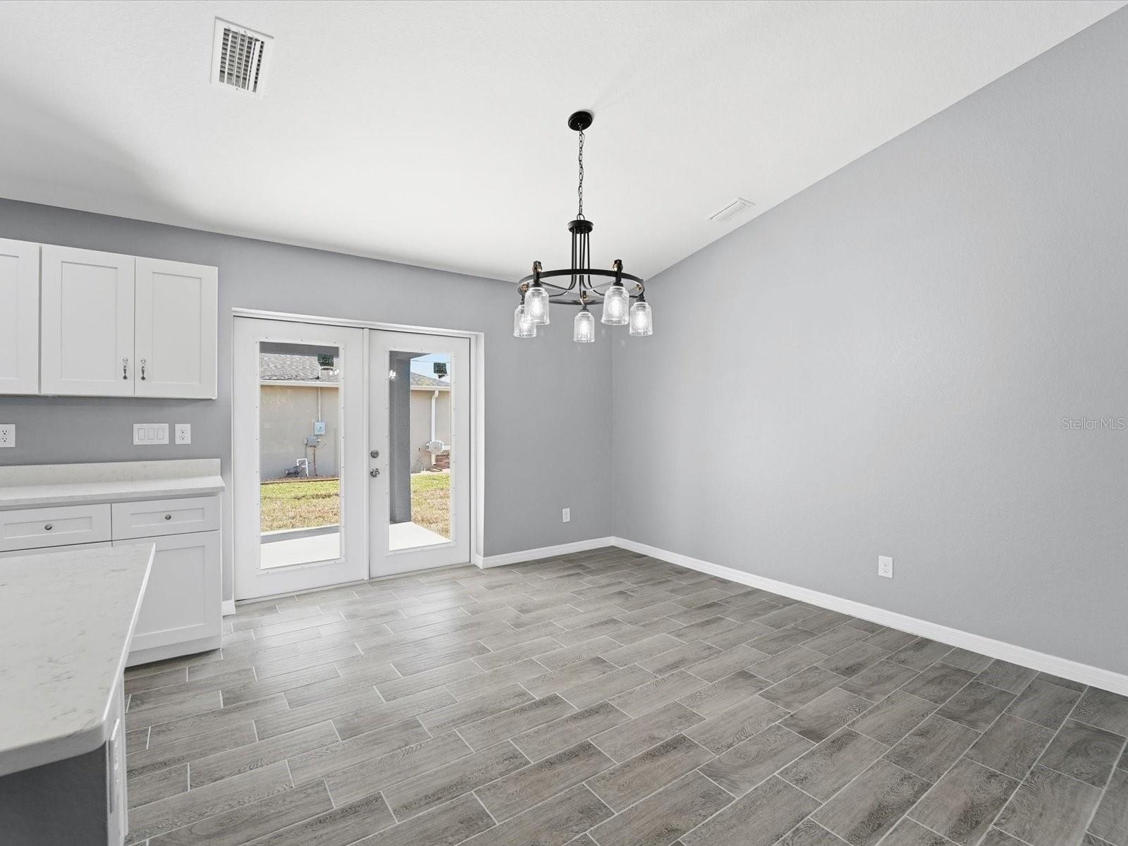 Image 16 of 35 For 4279 Hograth Street