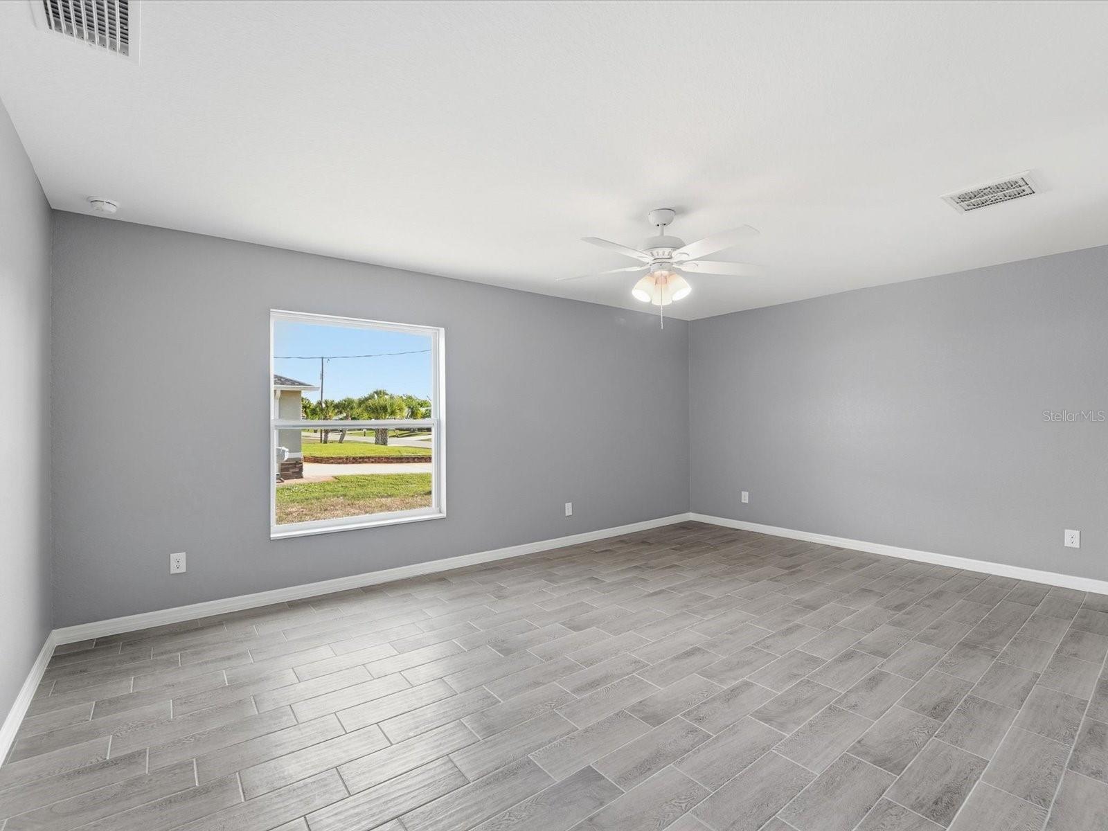 Image 20 of 35 For 4279 Hograth Street
