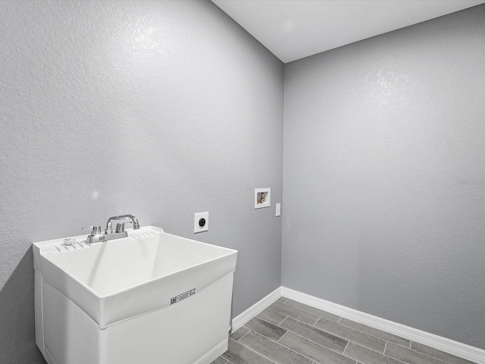 Image 31 of 35 For 4279 Hograth Street
