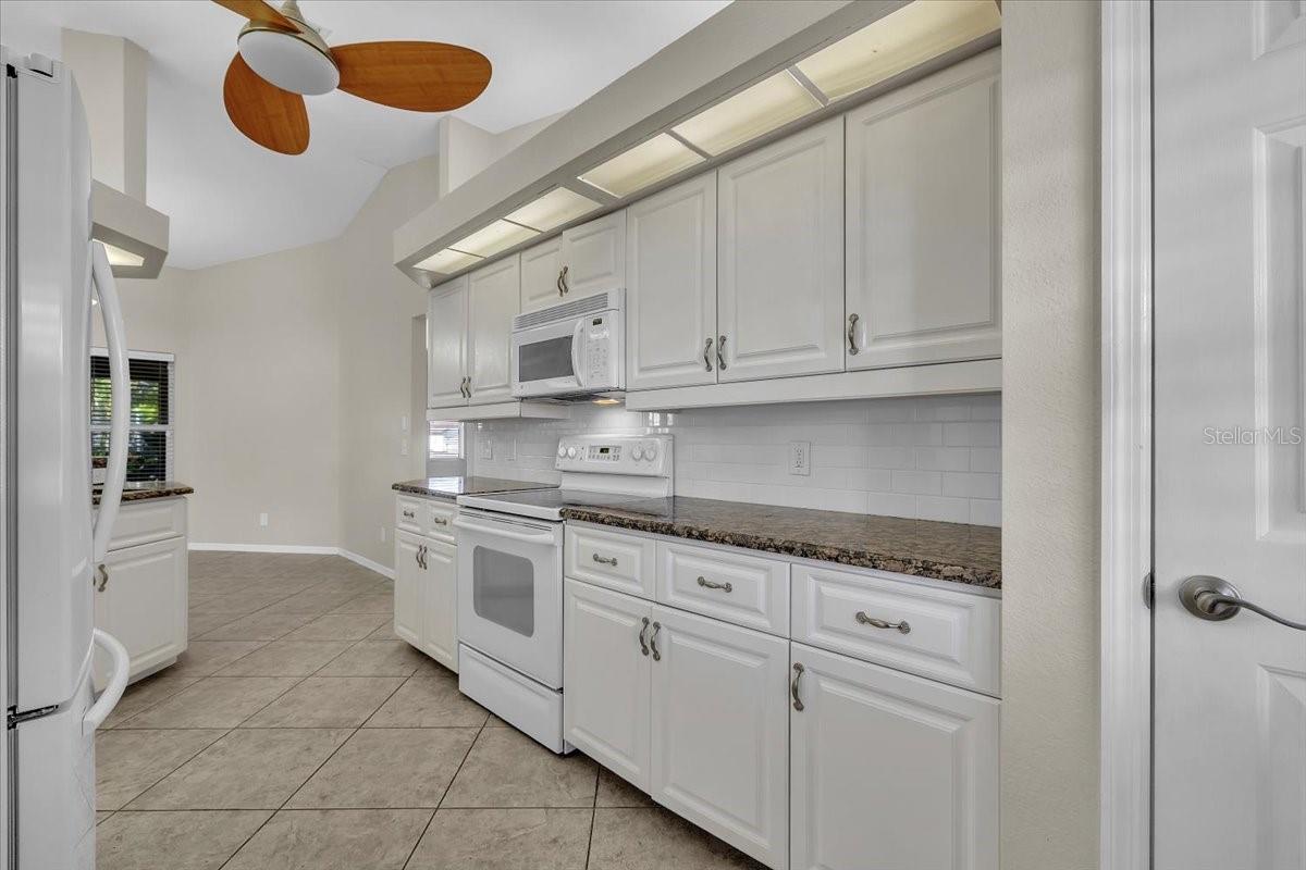 Image 12 of 38 For 26056 Tattersall Lane