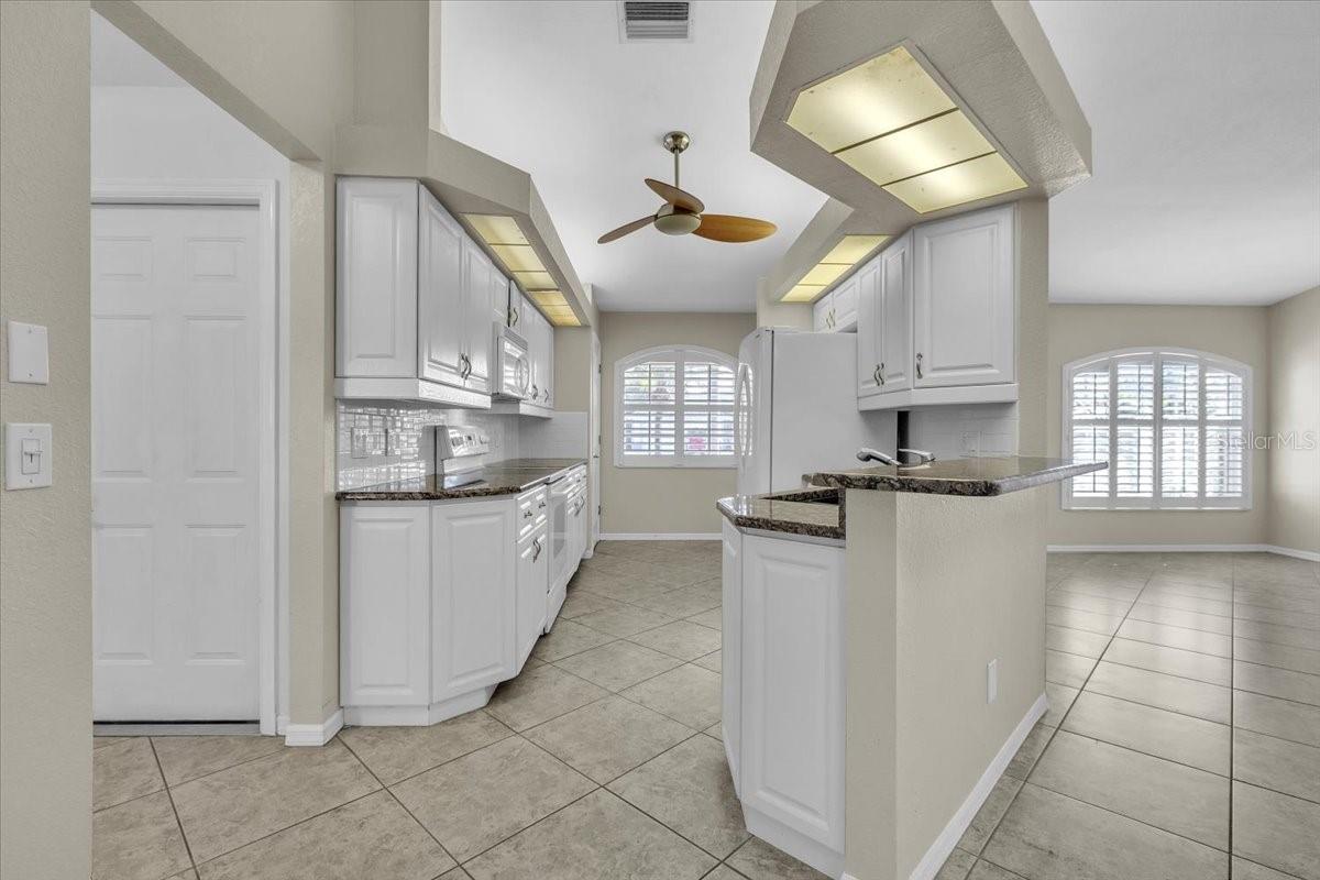 Image 8 of 38 For 26056 Tattersall Lane