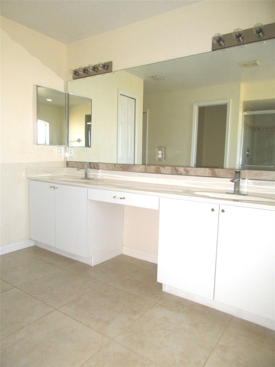 Image 17 of 20 For 8171 Rocliff Avenue