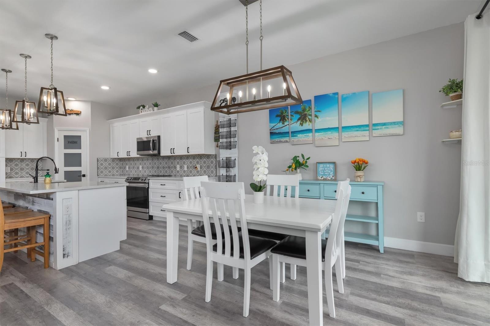 Image 13 of 59 For 2352 Marton Oak Boulevard