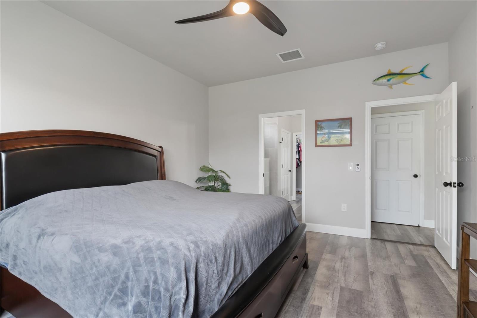 Image 20 of 59 For 2352 Marton Oak Boulevard