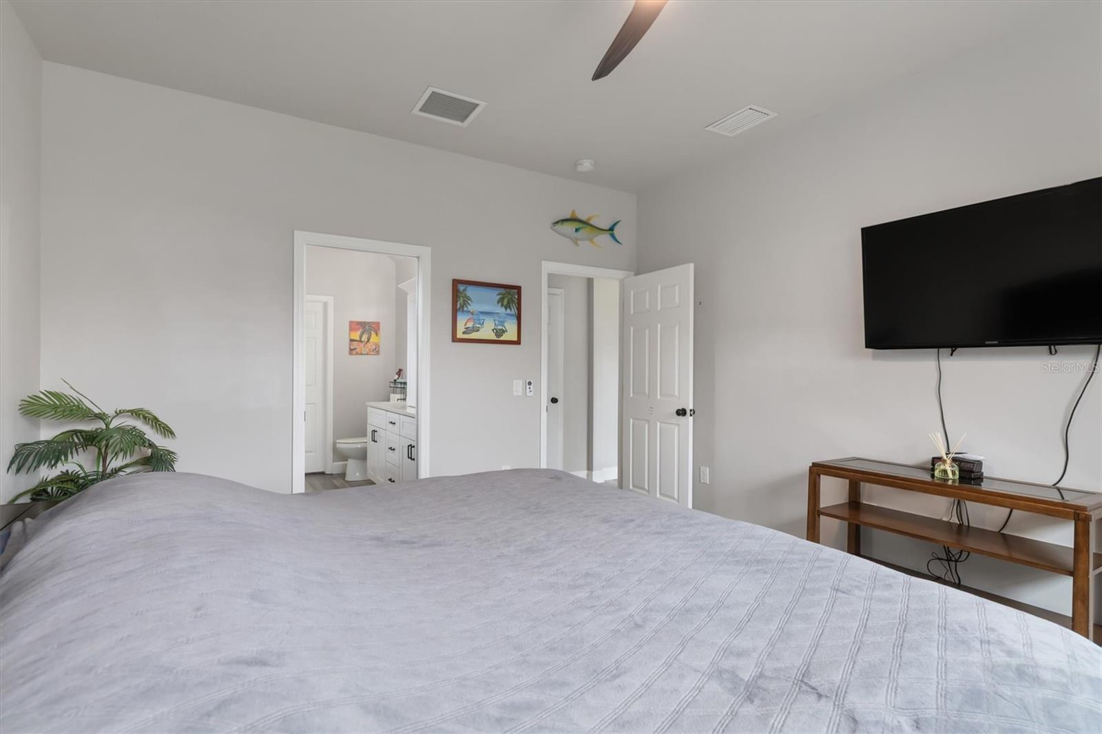 Image 21 of 59 For 2352 Marton Oak Boulevard