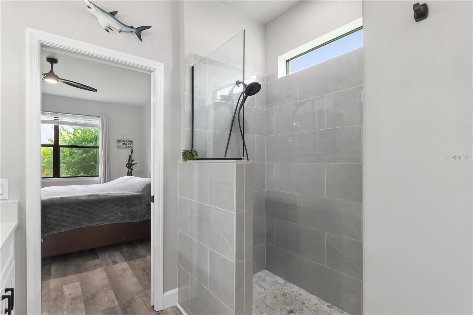 Image 24 of 59 For 2352 Marton Oak Boulevard