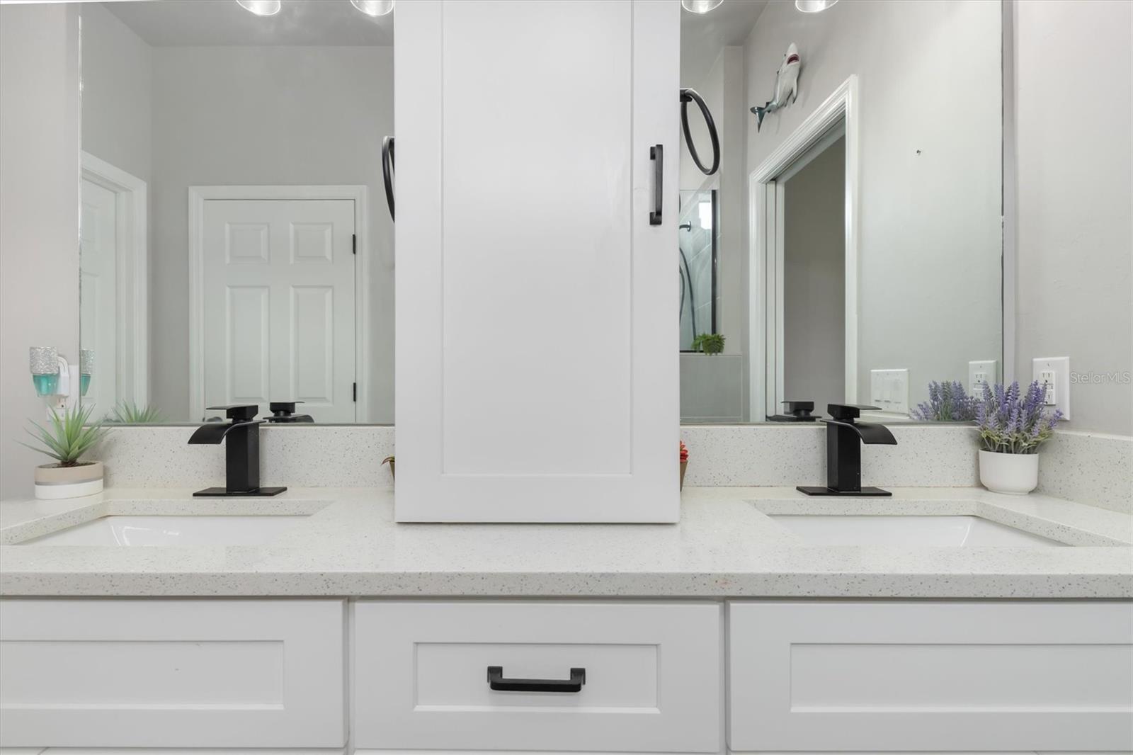 Image 25 of 59 For 2352 Marton Oak Boulevard