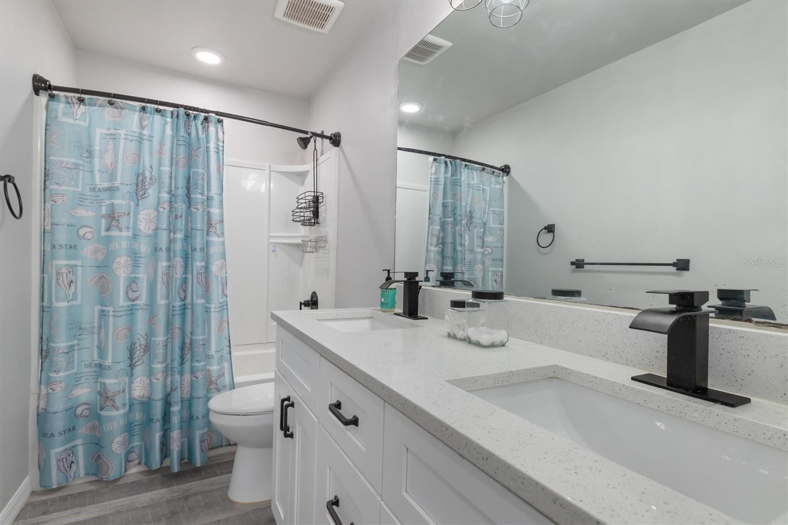 Image 33 of 59 For 2352 Marton Oak Boulevard