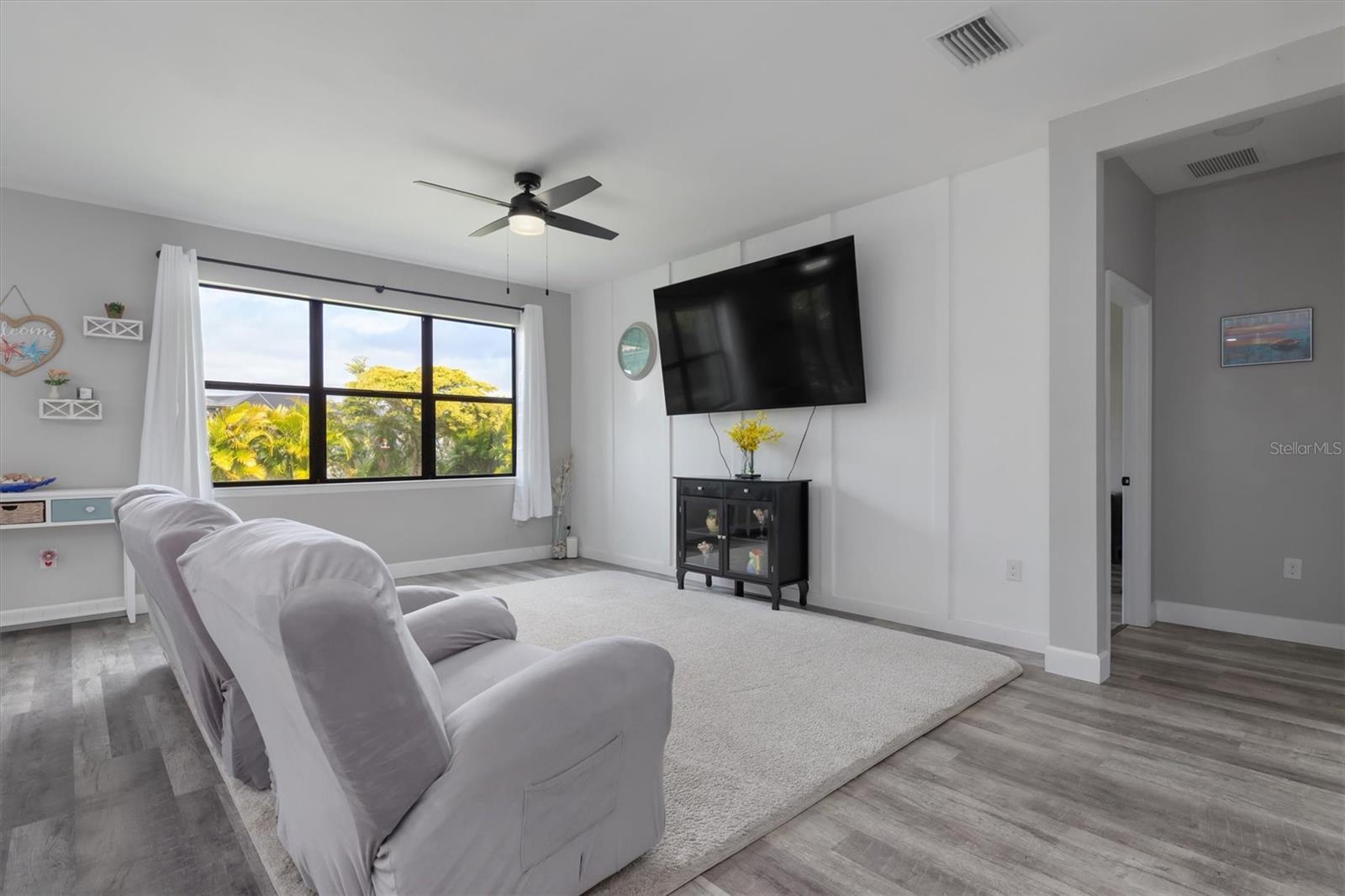 Image 9 of 59 For 2352 Marton Oak Boulevard