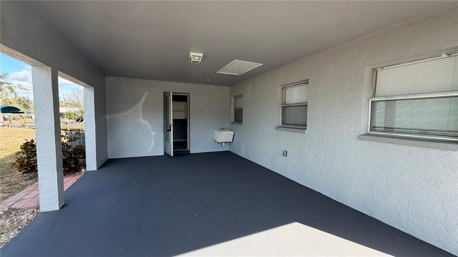 Image 19 of 23 For 28434 Silver Palm