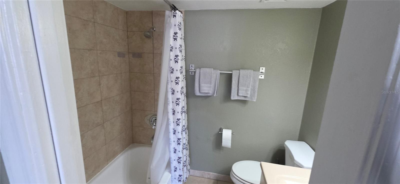 Image 25 of 27 For 22523 Westchester Boulevard 201e