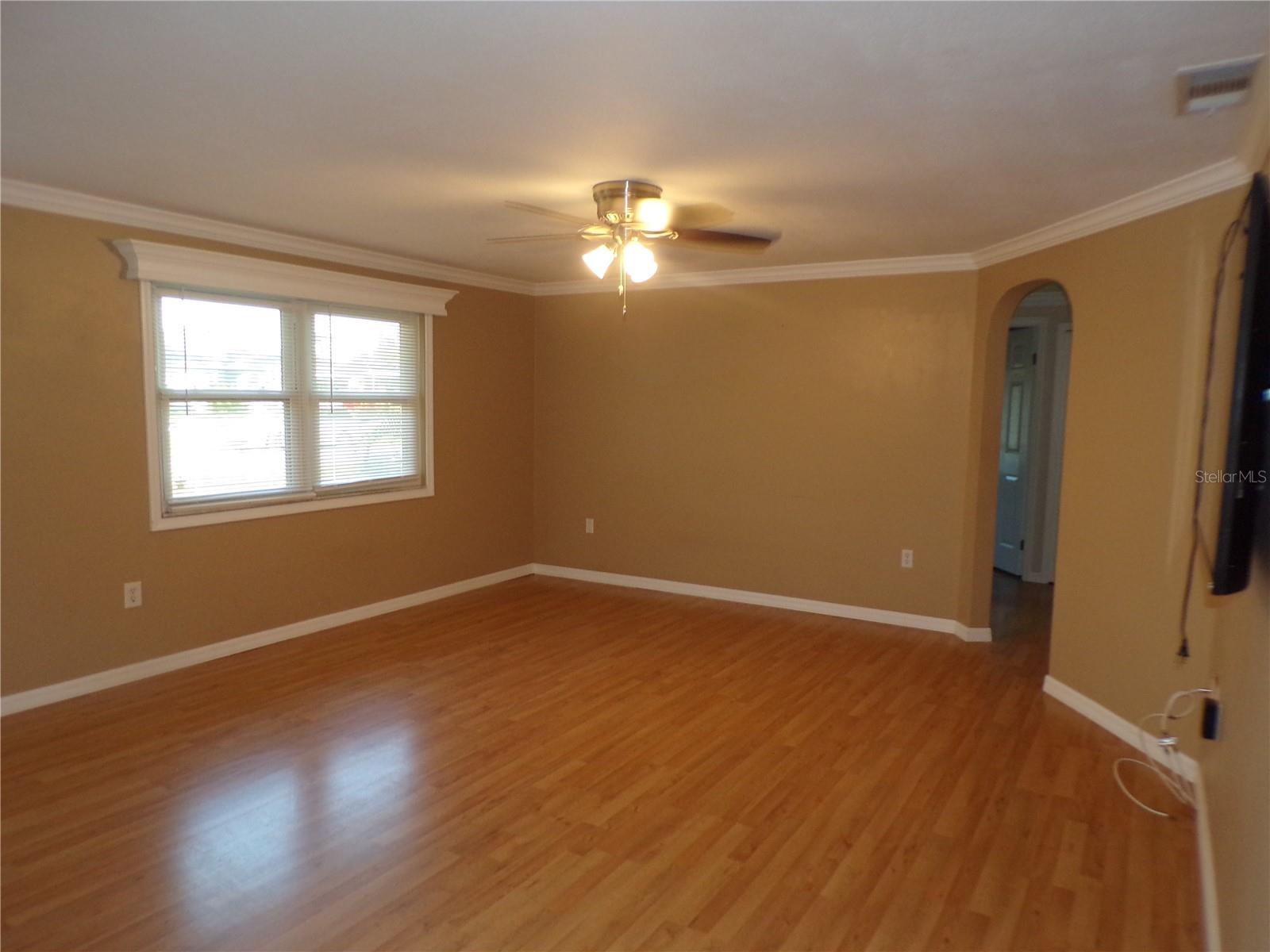 Image 3 of 30 For 22577 Laika Avenue