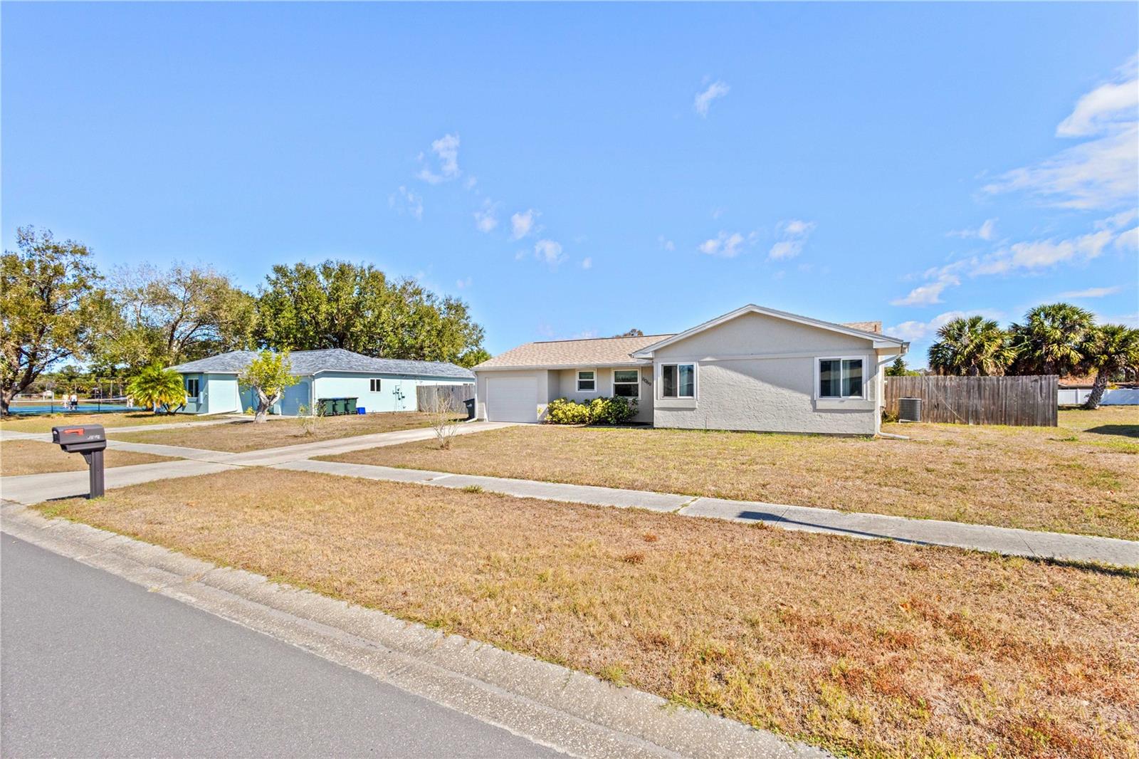 Image 4 of 29 For 6069 Myrtlewood Road