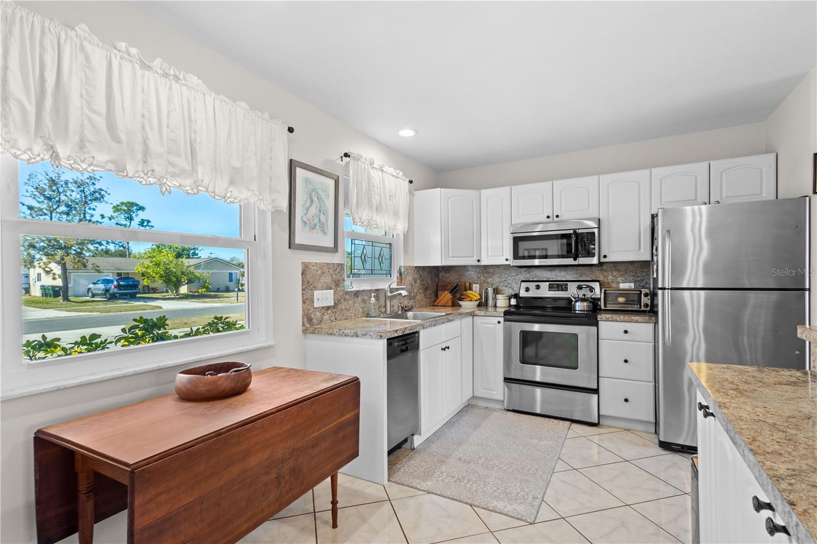 Image 6 of 29 For 6069 Myrtlewood Road