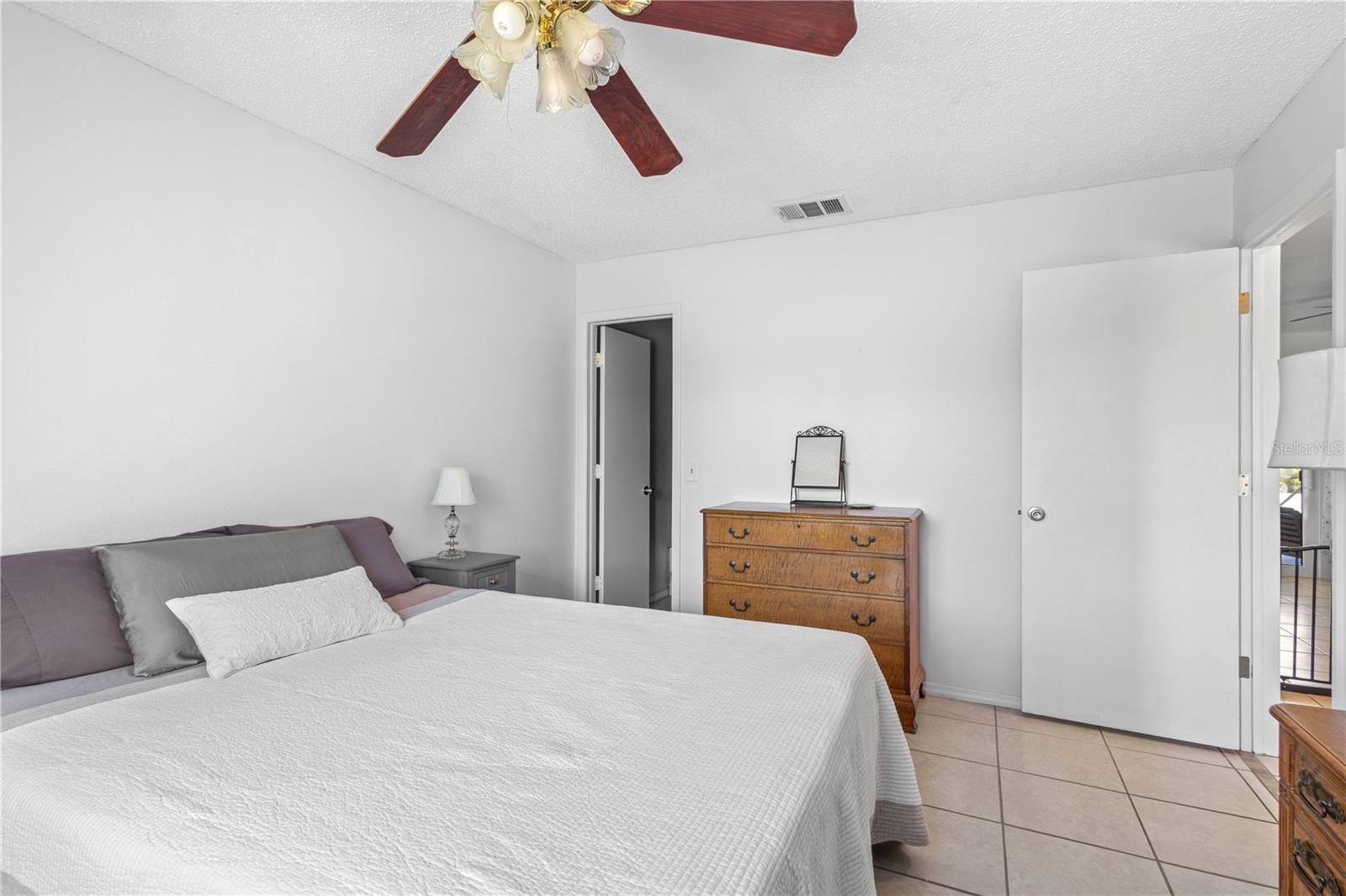 Image 17 of 37 For 6057 Myrtlewood Road