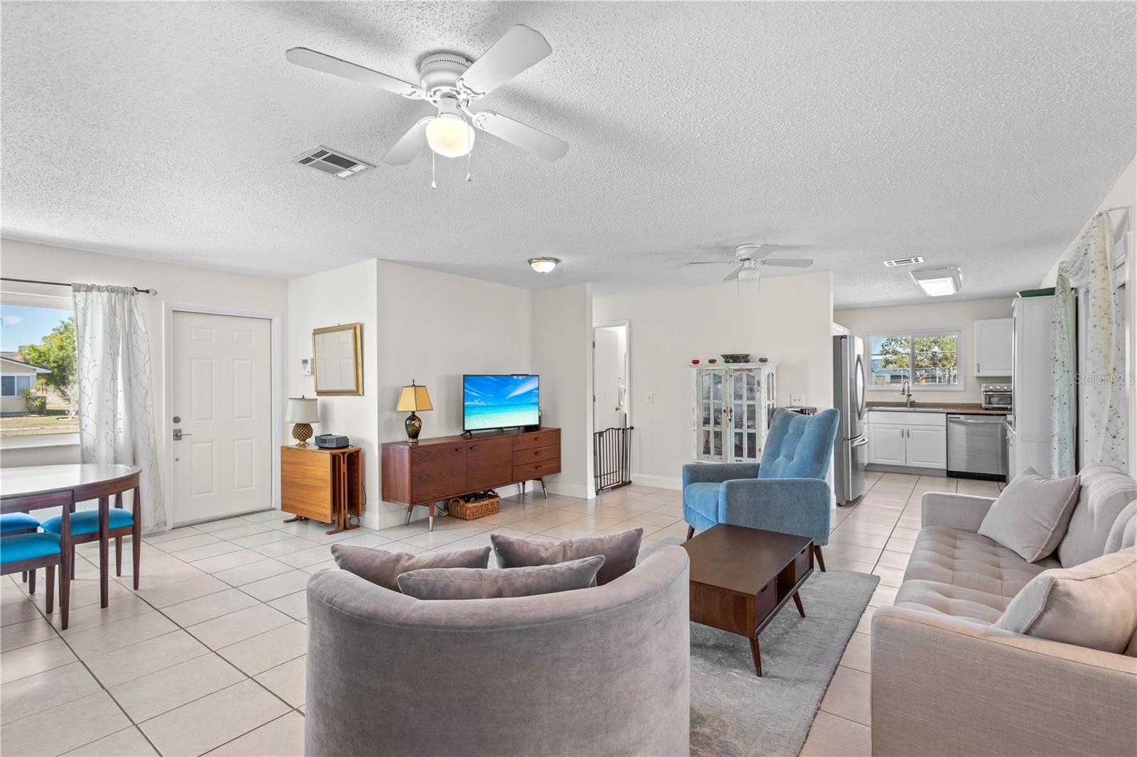 Image 6 of 37 For 6057 Myrtlewood Road