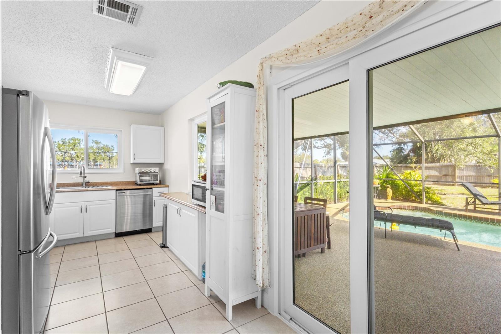 Image 7 of 37 For 6057 Myrtlewood Road