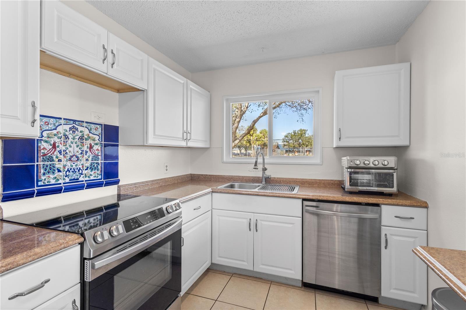 Image 9 of 37 For 6057 Myrtlewood Road