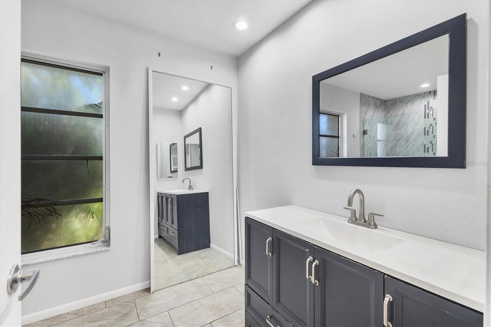 Image 14 of 25 For 124 Da Vinci Drive