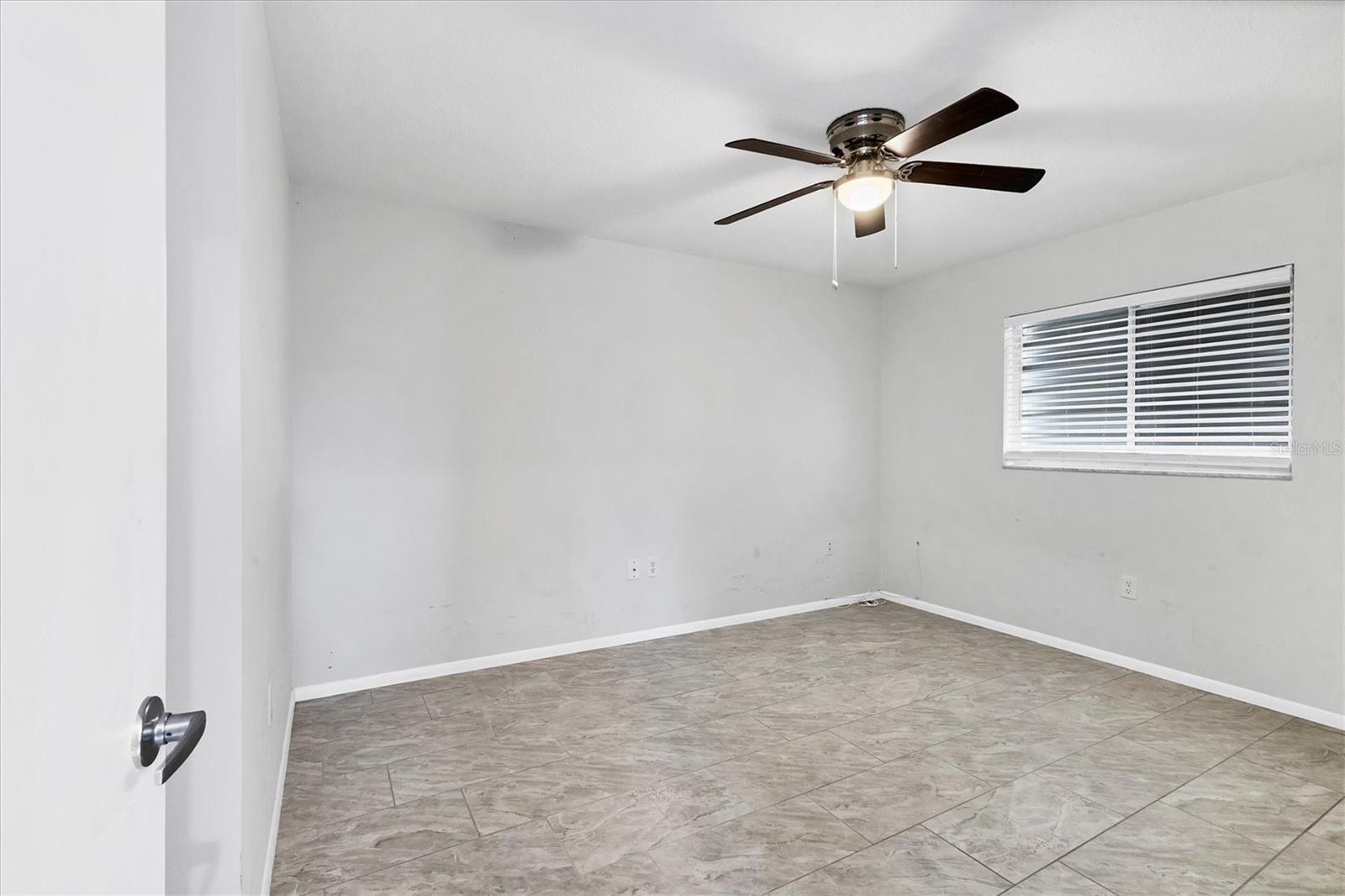 Image 15 of 25 For 124 Da Vinci Drive