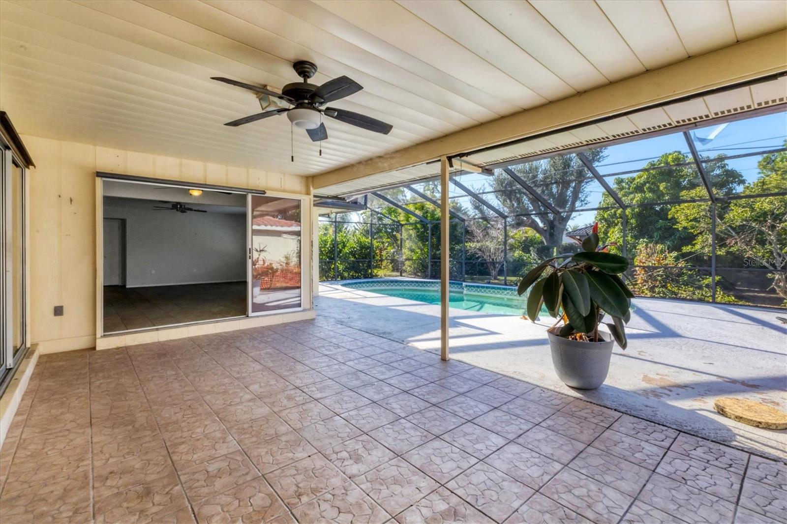 Image 18 of 25 For 124 Da Vinci Drive