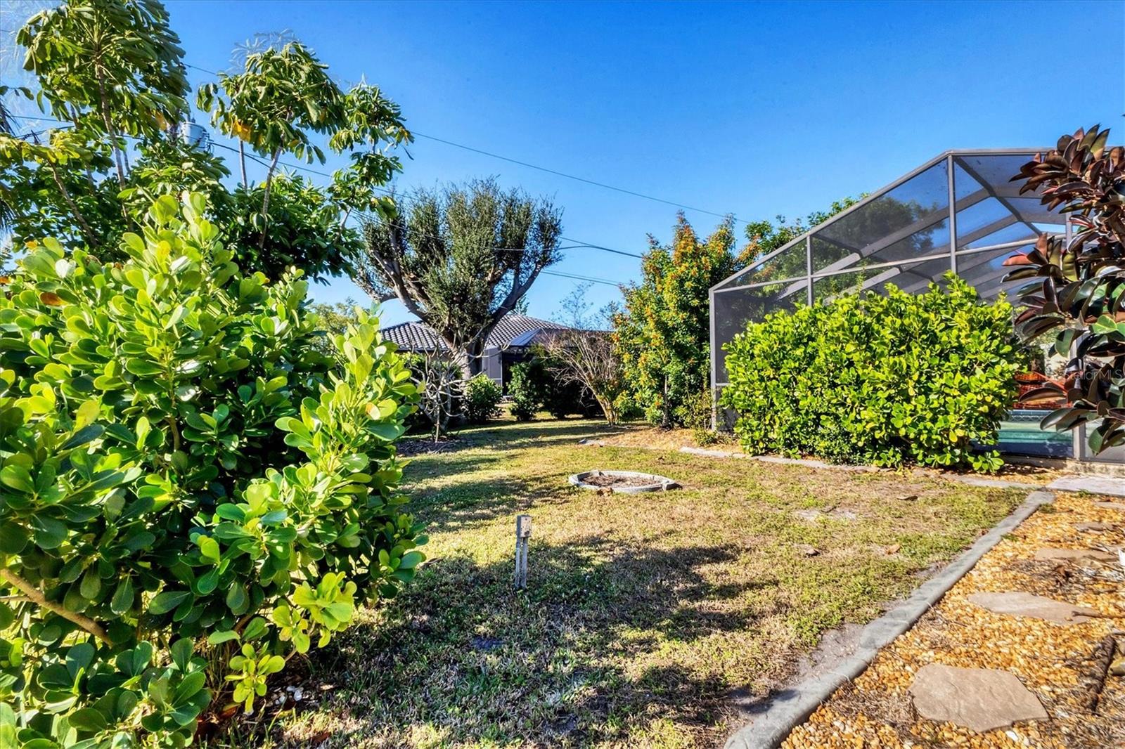 Image 22 of 25 For 124 Da Vinci Drive