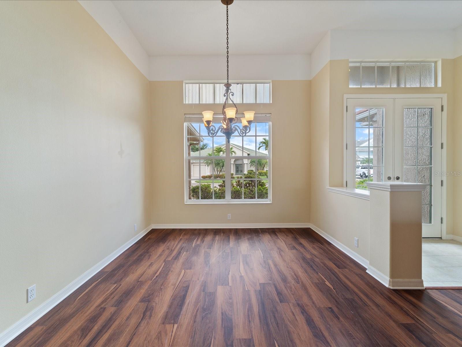 Image 14 of 51 For 857 Macaw Circle