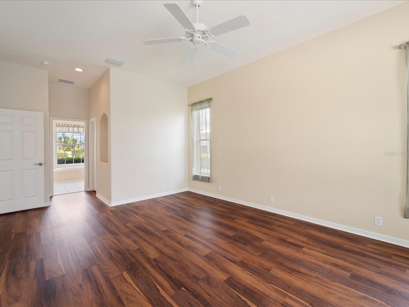 Image 24 of 51 For 857 Macaw Circle