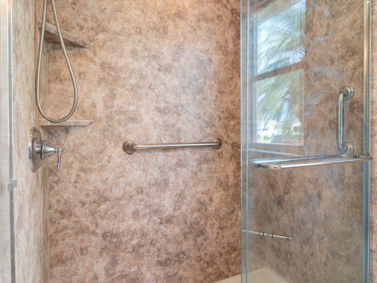 Image 31 of 51 For 857 Macaw Circle