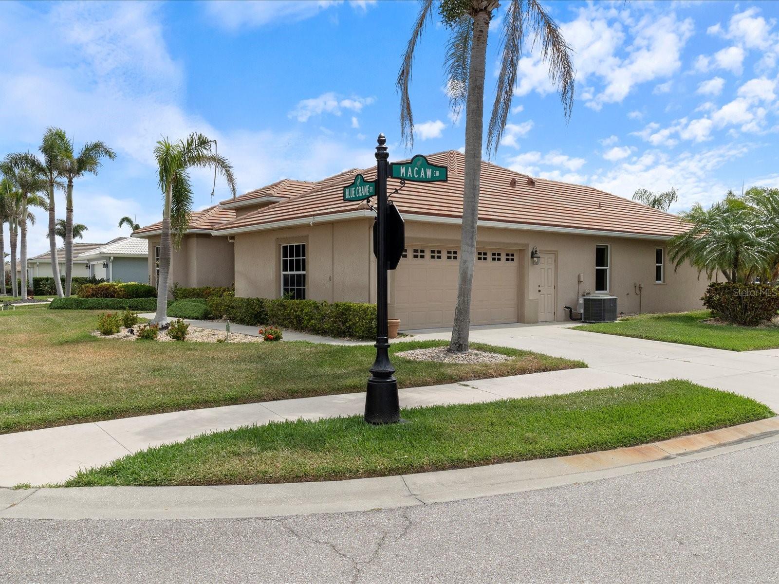 Image 49 of 51 For 857 Macaw Circle