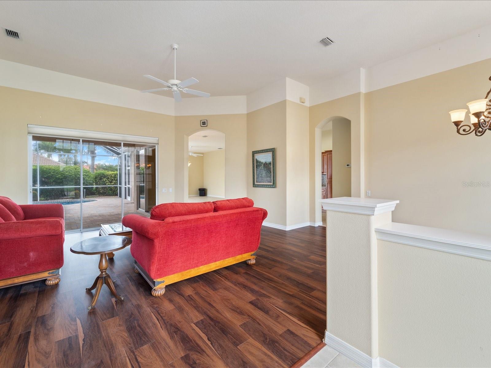 Image 5 of 51 For 857 Macaw Circle