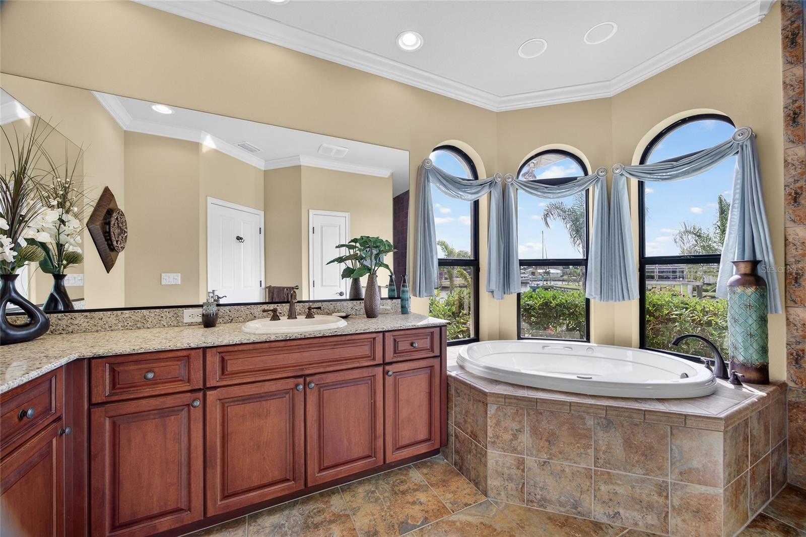 Image 25 of 54 For 19199 Almadyde Court