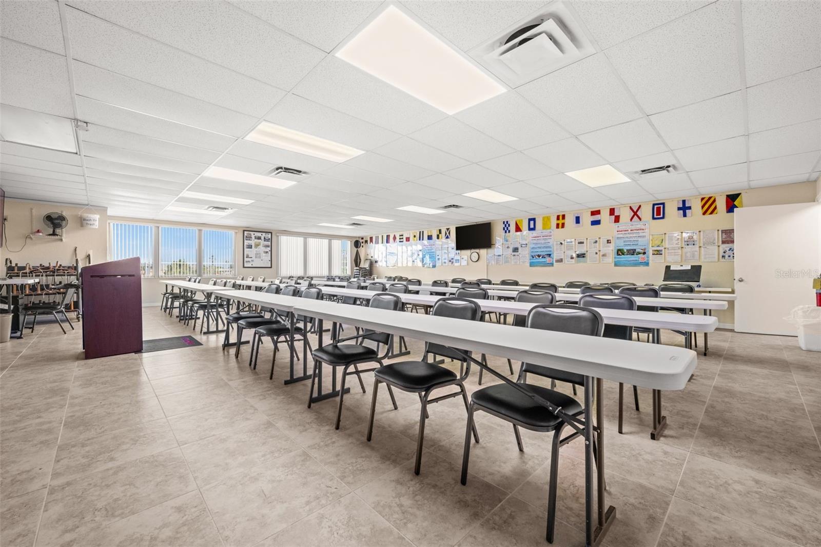 Image 31 of 49 For 917 47th Terrace