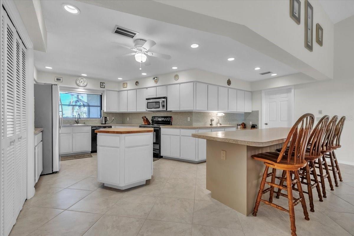 Image 12 of 69 For 262 Lido Drive