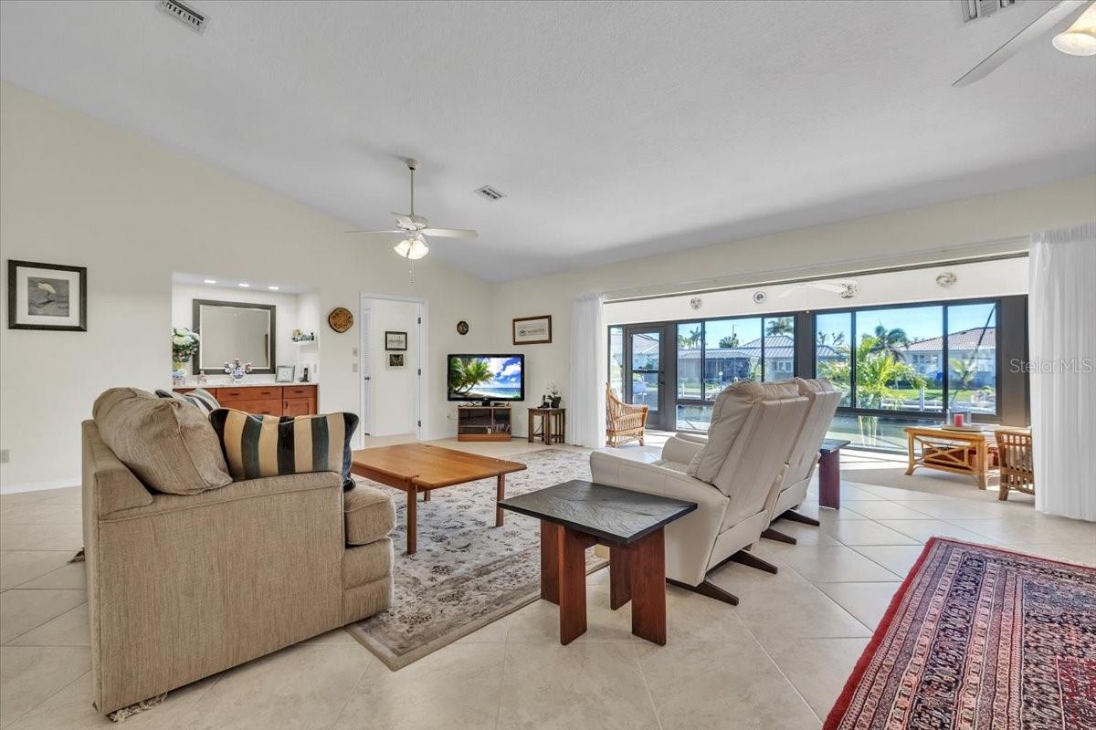 Image 8 of 69 For 262 Lido Drive