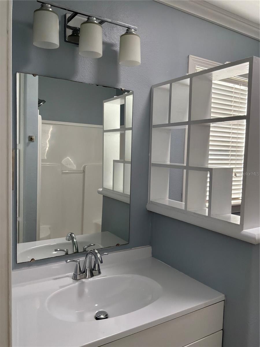 Image 16 of 32 For 701 Aqui Esta Drive 175