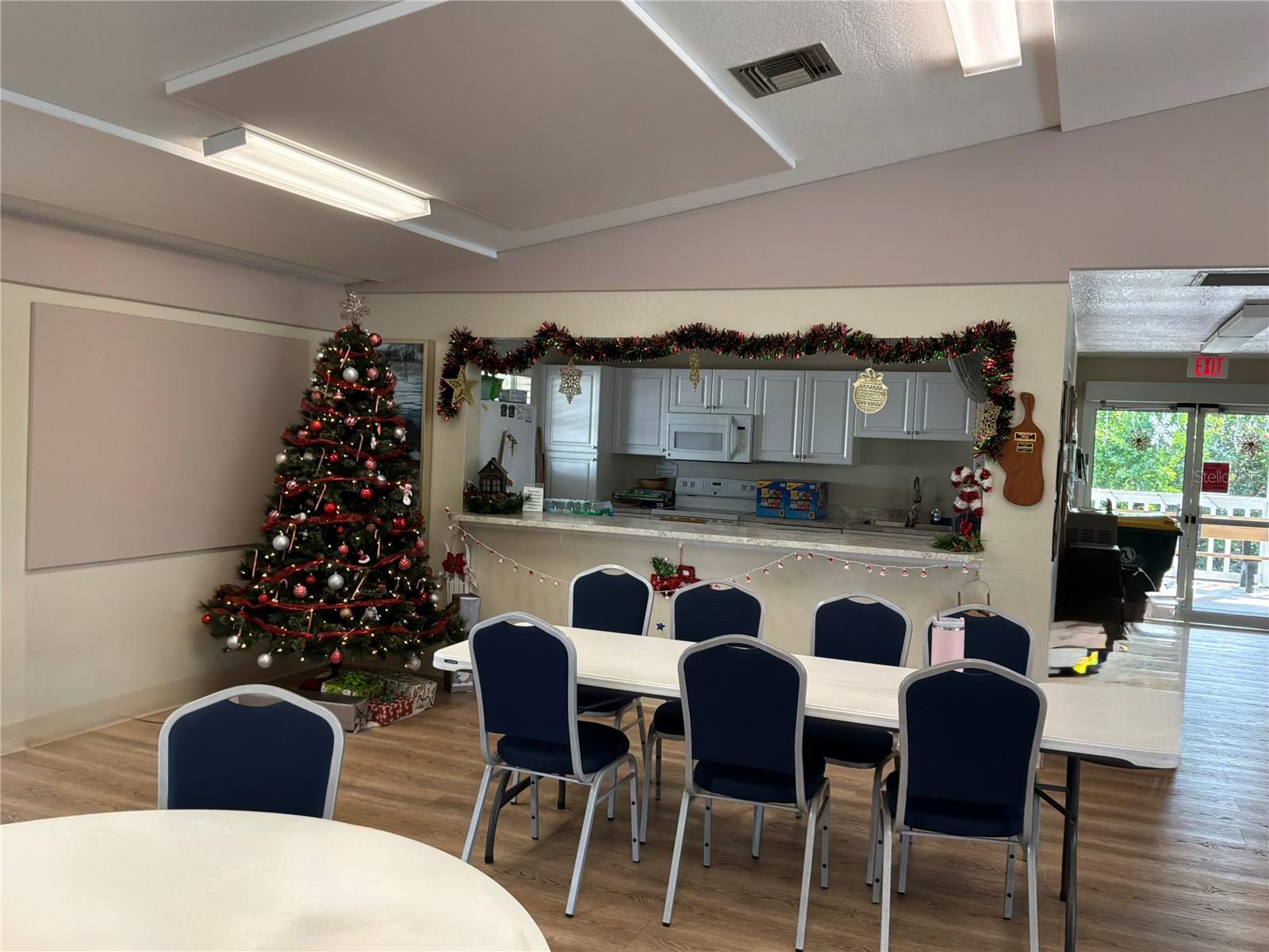 Image 26 of 32 For 701 Aqui Esta Drive 175