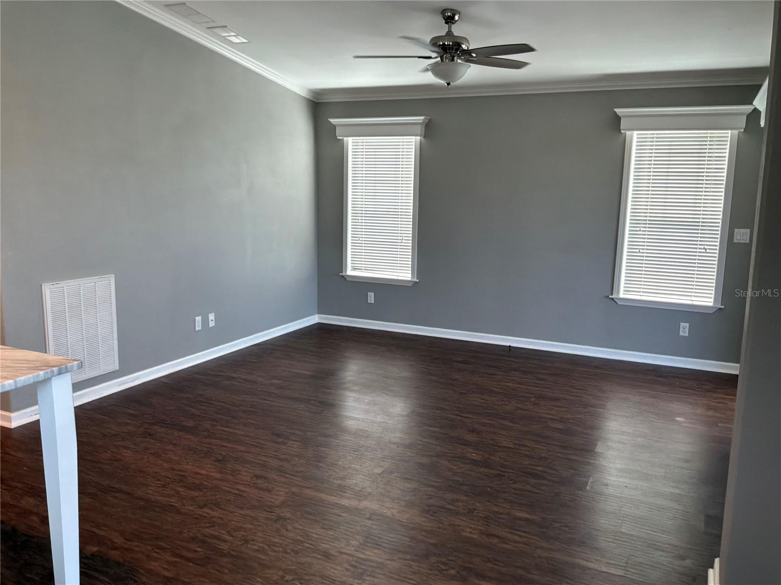 Image 6 of 32 For 701 Aqui Esta Drive 175