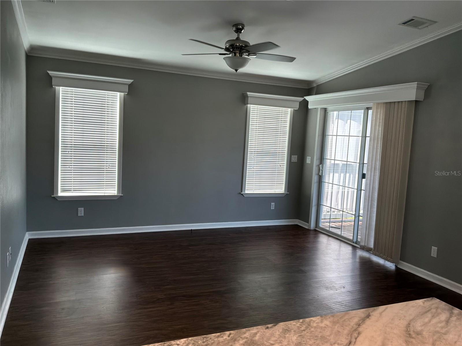 Image 8 of 32 For 701 Aqui Esta Drive 175