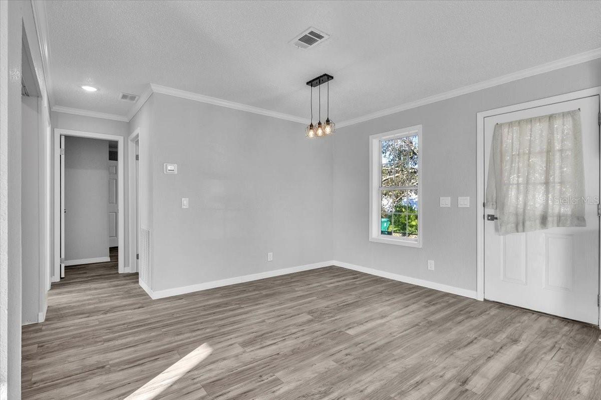 Image 10 of 30 For 2610 Clyde Avenue