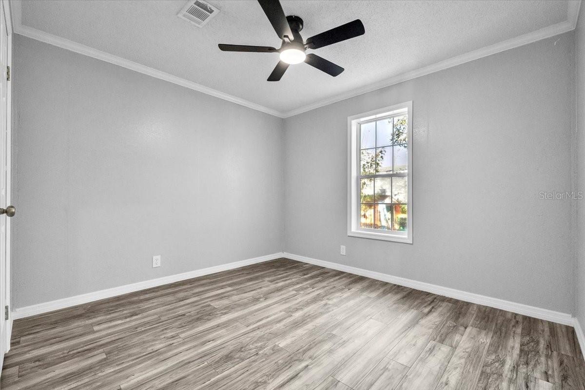 Image 18 of 30 For 2610 Clyde Avenue