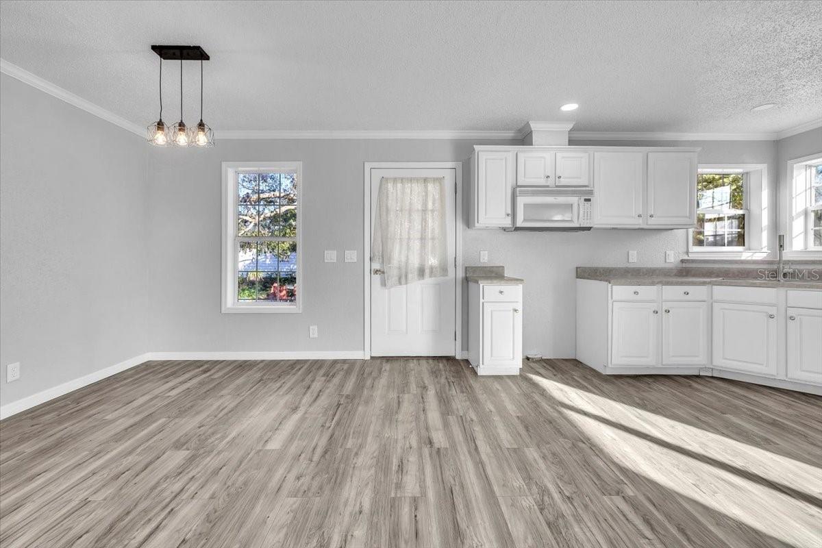 Image 6 of 30 For 2610 Clyde Avenue